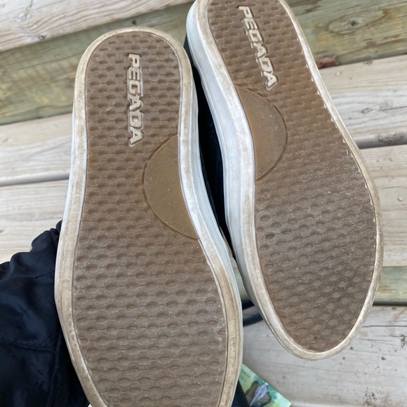 REDUCED 🔴🔴Leather sneakers.... that I paid too much for! - Picture 4 of 7